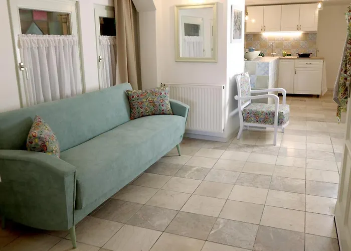 Marvelosa - By The Chain Bridge Daire