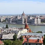 Marvelosa - By The Chain Bridge * Budapest