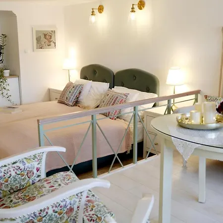 Marvelosa - By The Chain Bridge Apartment *