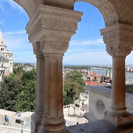 Apartment Marvelosa - By The Chain Bridge *