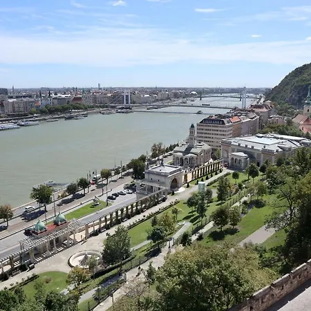 Marvelosa - By The Chain Bridge Apartment