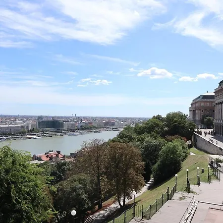 Marvelosa - By The Chain Bridge * Budapest