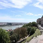 Marvelosa - By The Chain Bridge * Budapest