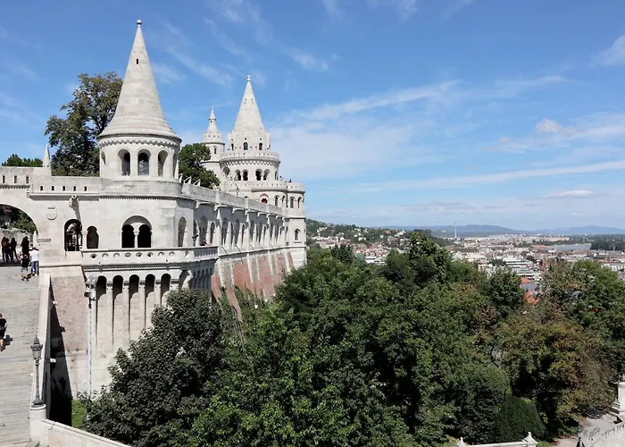 Marvelosa - By The Chain Bridge * Budapest